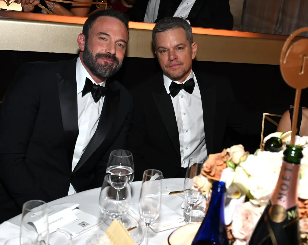 ben affleck matt damon enjoy 87714768